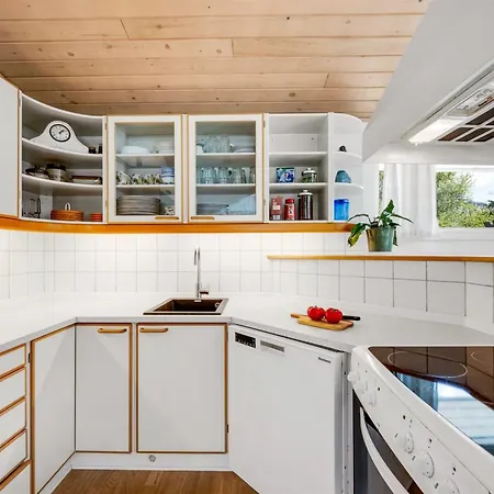 Emmanuela - 700m To The Fjord By Interhome